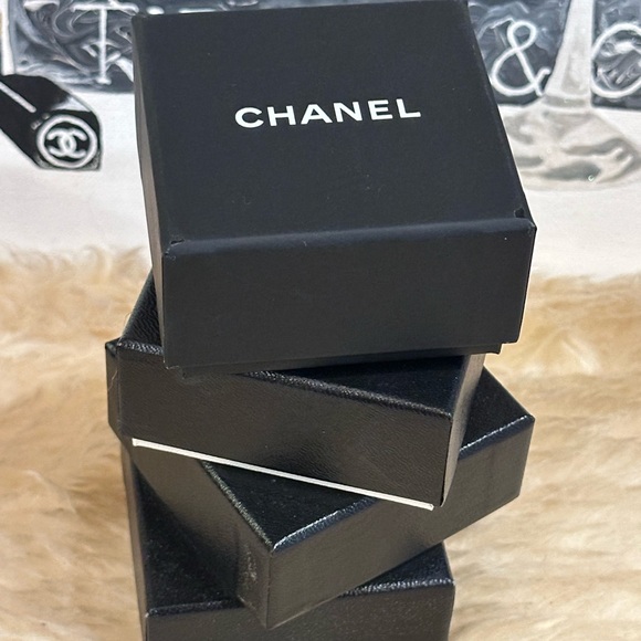 CHANEL BOX FOR Earring Ring Brooch Black Size 2.6” X 2.6” ( Listing For 1 Only) - Picture 3 of 9